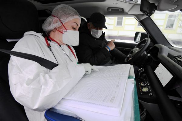 Поликлиники в Ярославской области ищут волонтеров с личным транспортом для помощи пациентам с коронавирусом