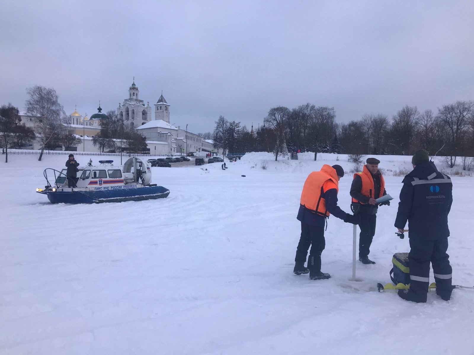 МЧС: лед на реках Ярославля стал безопасным