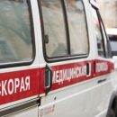 В Ярославле скорая застряла во дворе, окруженная припаркованными машинами: полиция проведет проверку