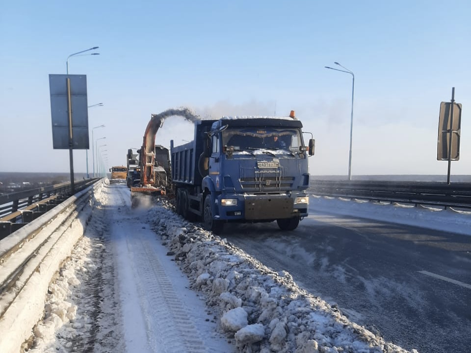 На дорогах Ярославской области увеличили количество спецтехники для ликвидации последствий снегопадов
