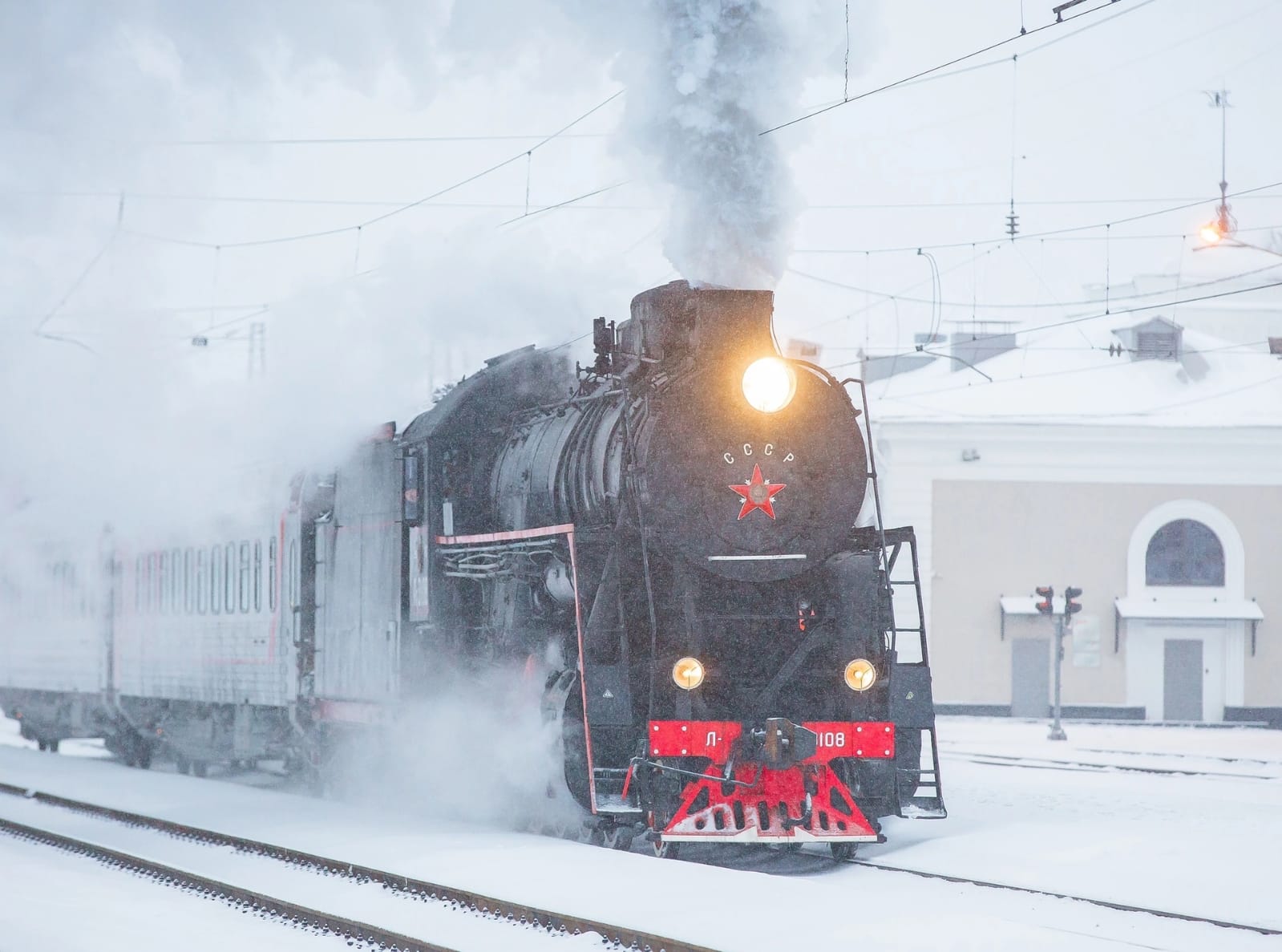 Курсирующий между Ярославлем и Рыбинском ретросостав на паровозной тяге за год перевез 17 тысяч пассажиров