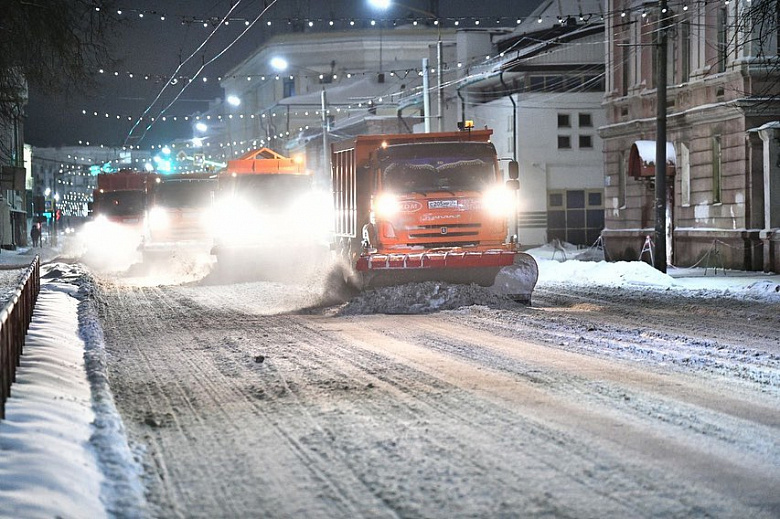 ГИБДД обратила внимание мэрии Ярославля на снежные валы на дорогах
