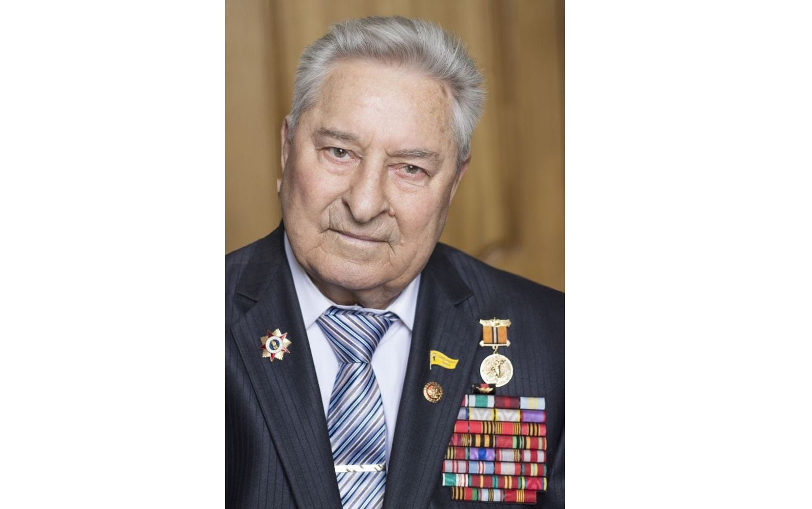 Михаил Евраев поздравил ветерана Великой Отечественной войны с 96-летием