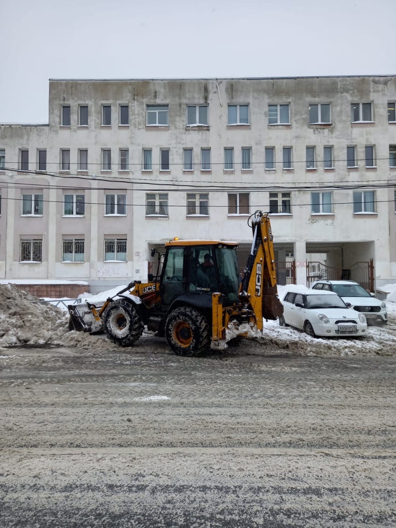 В Ярославле из-за снегопада усилен режим уборки улиц